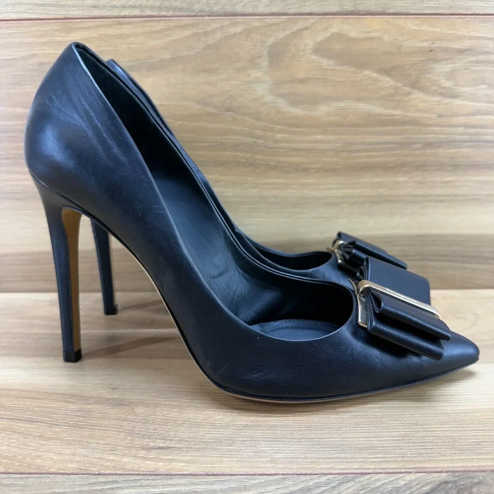 Salvatore Ferragamo Zeri Bow Double Pumps 9 B Black Leather Pointed Toe Formal